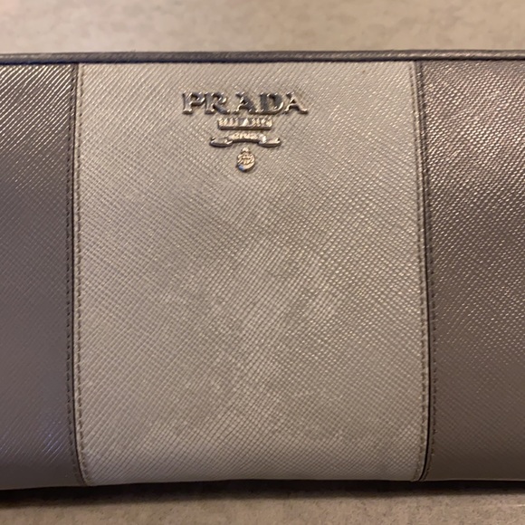 Two tone Prada large wallet - Picture 3 of 9